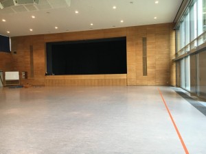 Großer Saal mit Bühne