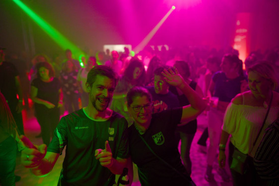 Auch der Vorstand feiert kräftig